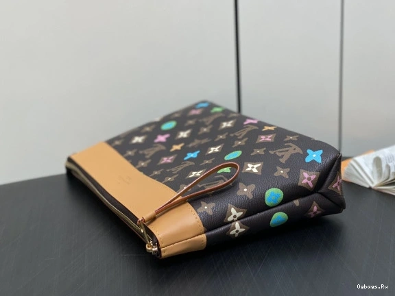 VOYAGE LOUIS VUITTON POCHETTE SOUPLE-32*21*8CM 0404